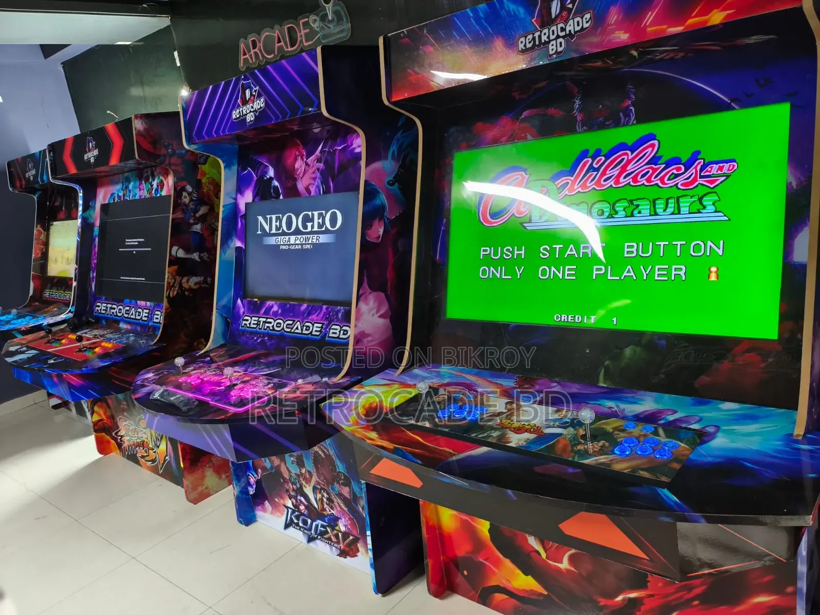 Brand New Custom Retro Arcade Machine Cabinet. With 32000 Games