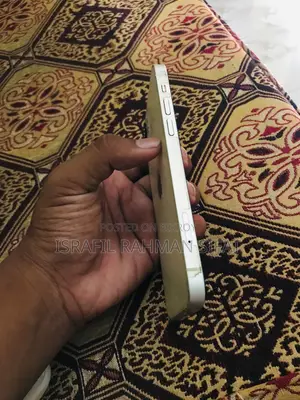 অ্যাপল আইফোন ১২ ৬৪ জিবি হোয়াইট