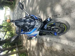 সুজুকি জিক্সার এসএফ ২০২৫ সিলভার