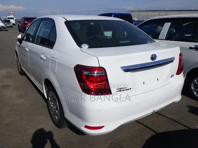Toyota Axio 2021 White
