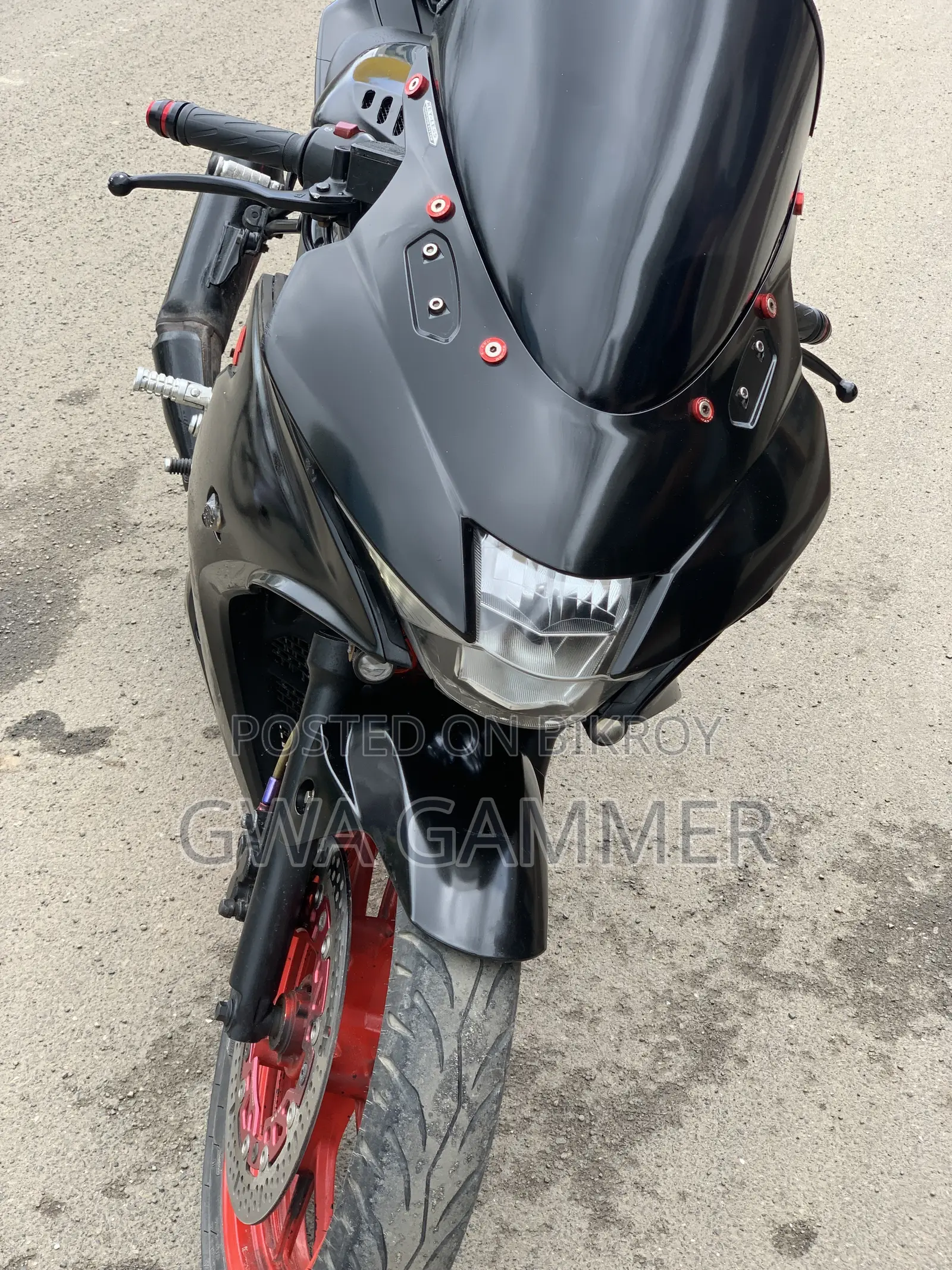 সুজুকি জিএসএক্স-আর১৫০ ২০১৮ কালো
