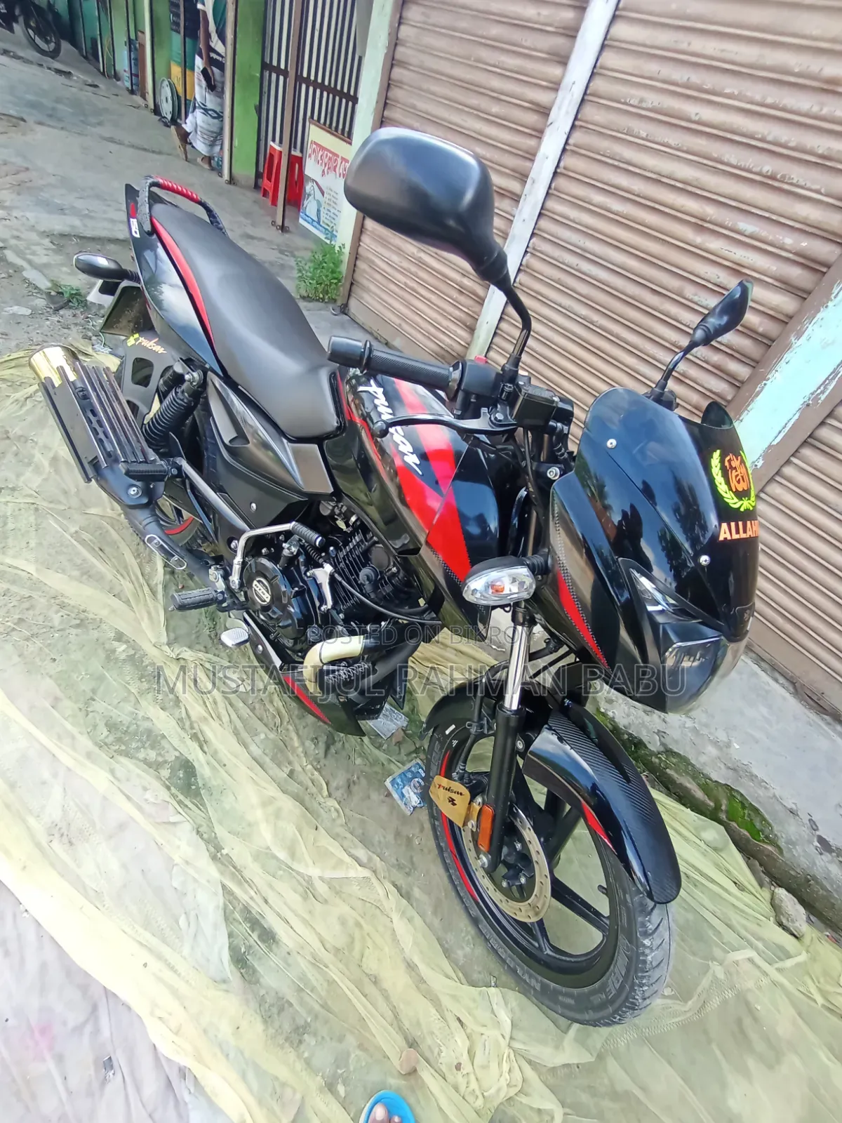 বাজাজ পালসার ১৫০ ২০২৫ ব্ল্যাক