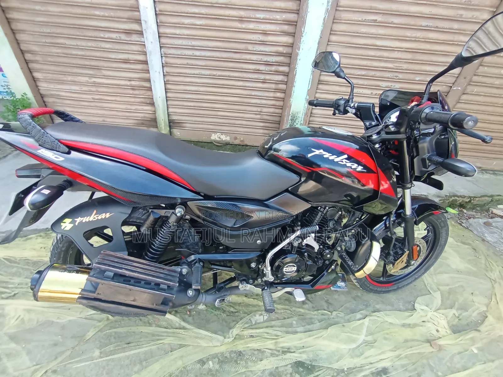 বাজাজ পালসার ১৫০ ২০২৫ ব্ল্যাক