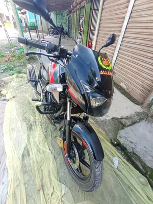 বাজাজ পালসার ১৫০ ২০২৫ ব্ল্যাক