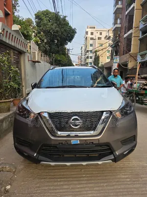 New Nissan Kicks SV 2023 Gray