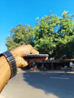 নতুন Vivo V50e ২৫৬ জিবি সাদা
