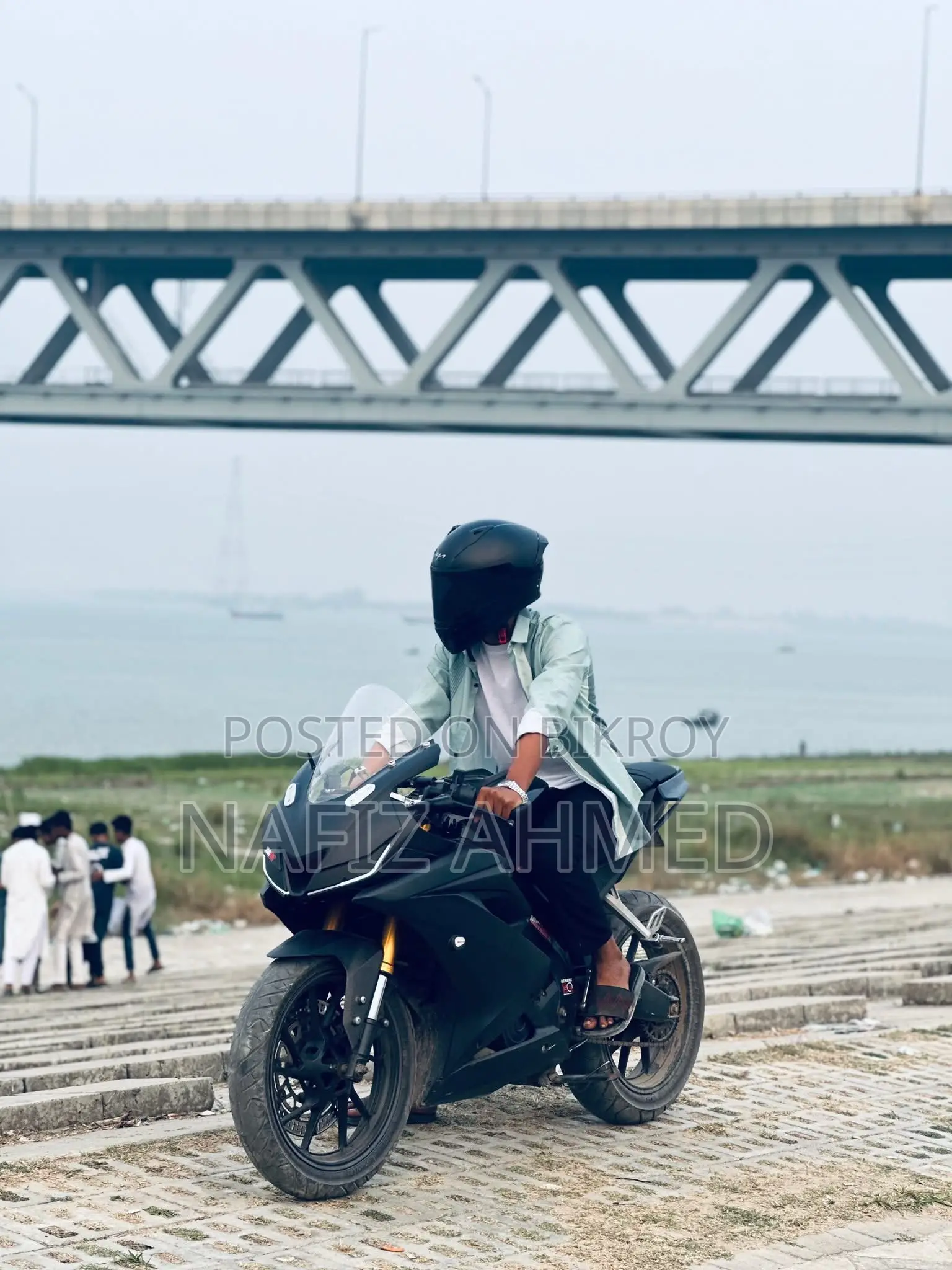 ইয়ামাহা আর১৫ ভি৩ ২০২২ ব্ল্যাক