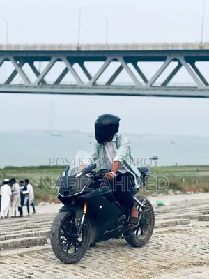 ইয়ামাহা আর১৫ ভি৩ ২০২২ ব্ল্যাক