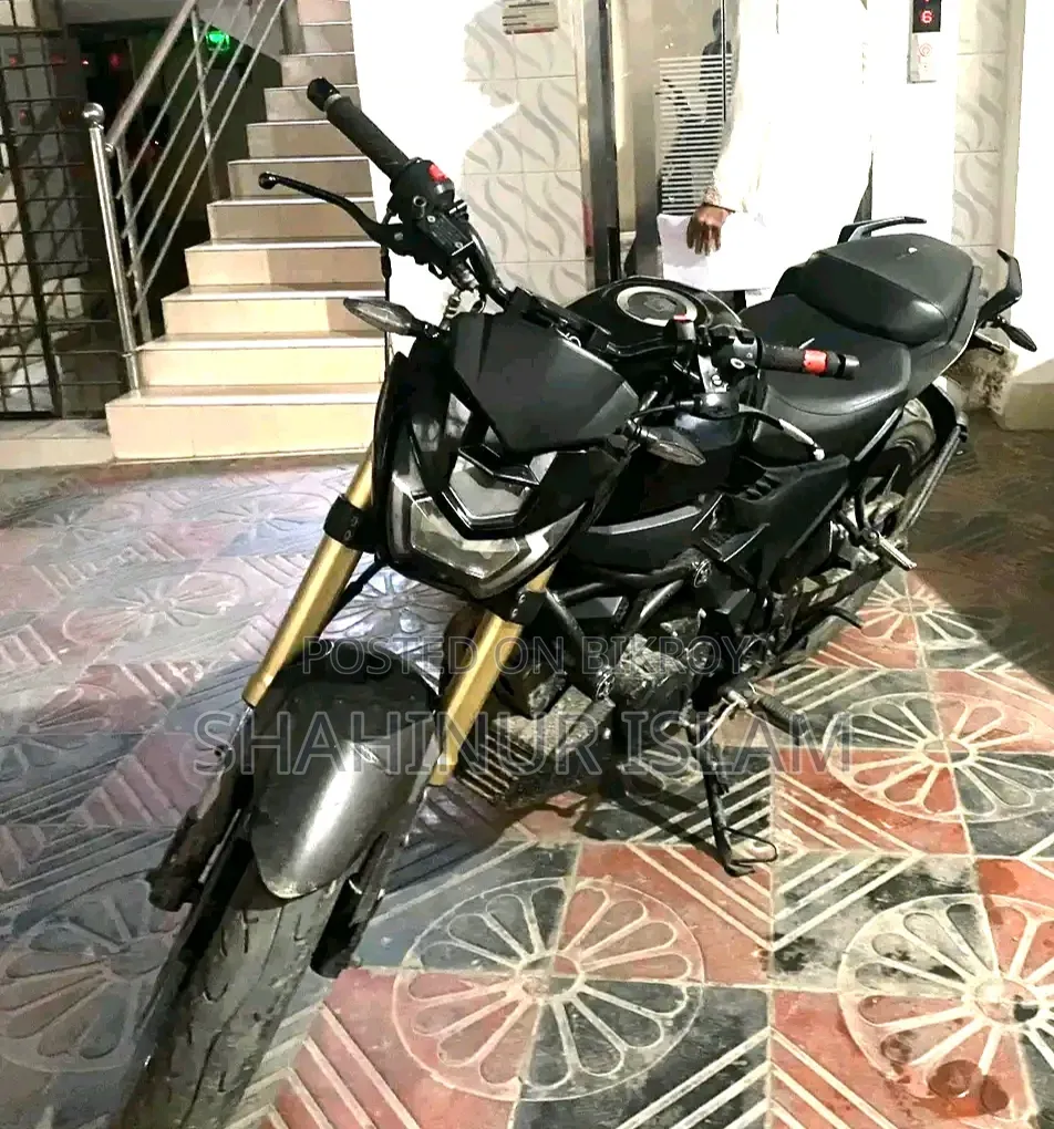 রানার বোল্ট ১৬৫আর ২০২৩ কালো