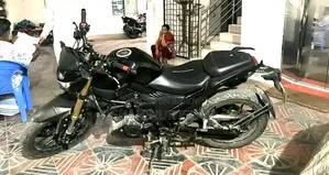 রানার বোল্ট ১৬৫আর ২০২৩ কালো