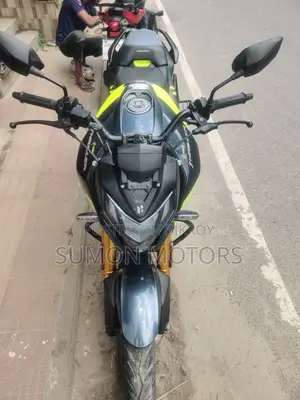 Hero Thriller 160R 4V 2024 Green