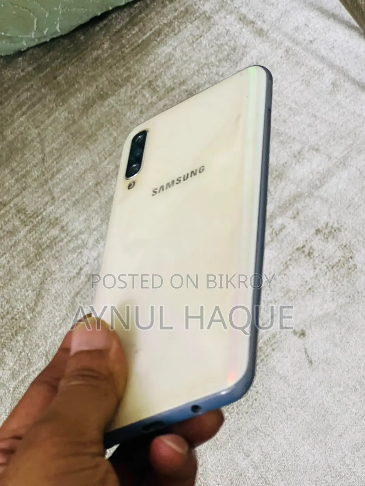 স্যামসাং গ্যালাক্সি এ৫০ ৬৪ জিবি হোয়াইট