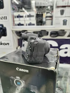 Canon R100 Camera With Kit Lens