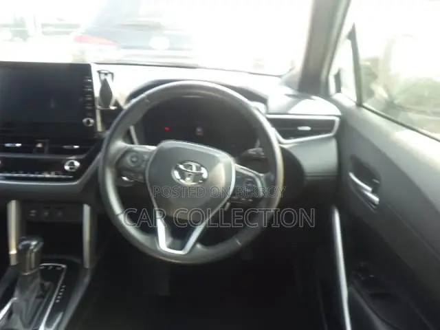 Toyota Corolla Cross Hybrid 2023 Pearl