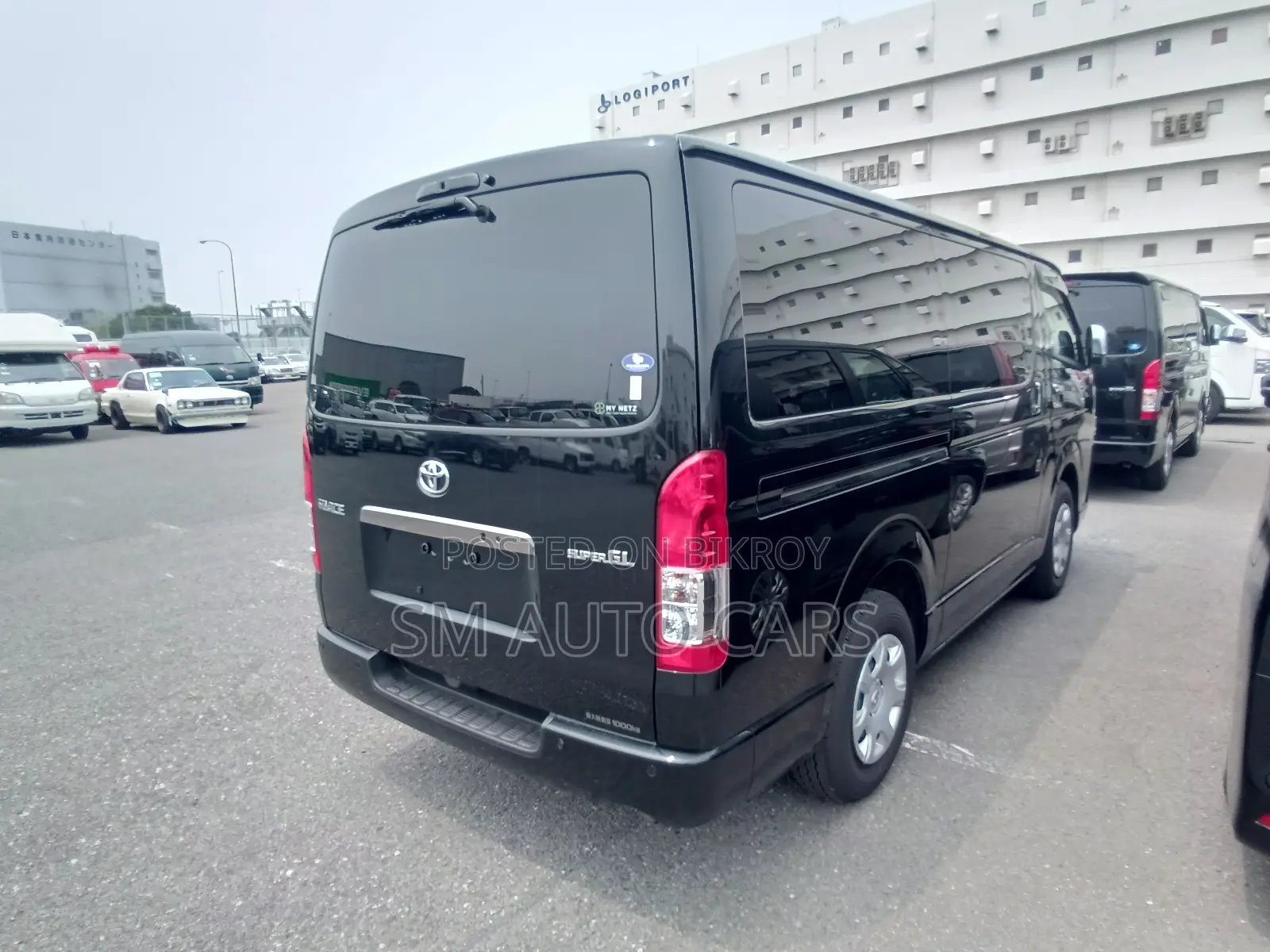 Toyota HiAce 2025 Black