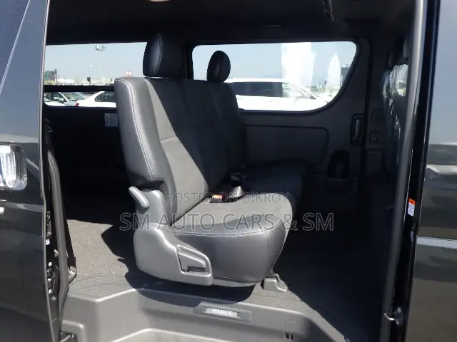 Toyota HiAce 2025 Black
