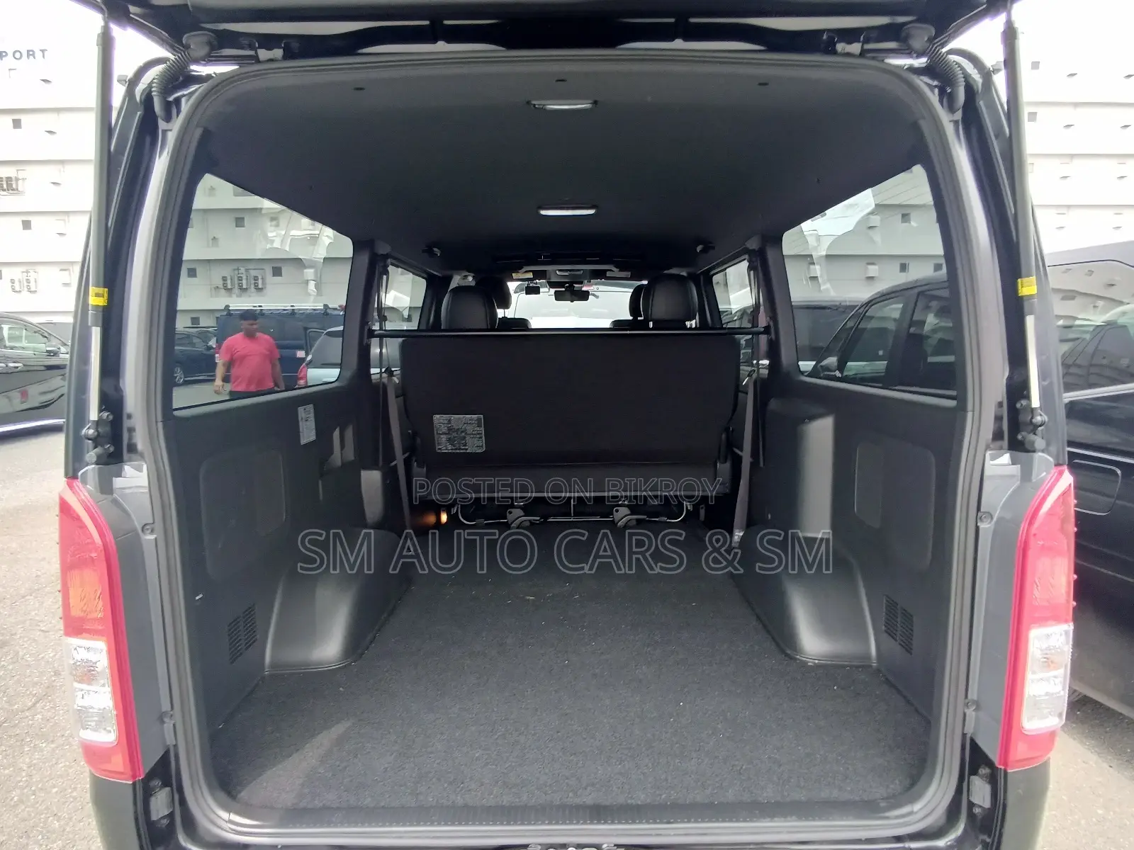 Toyota HiAce 2025 Black
