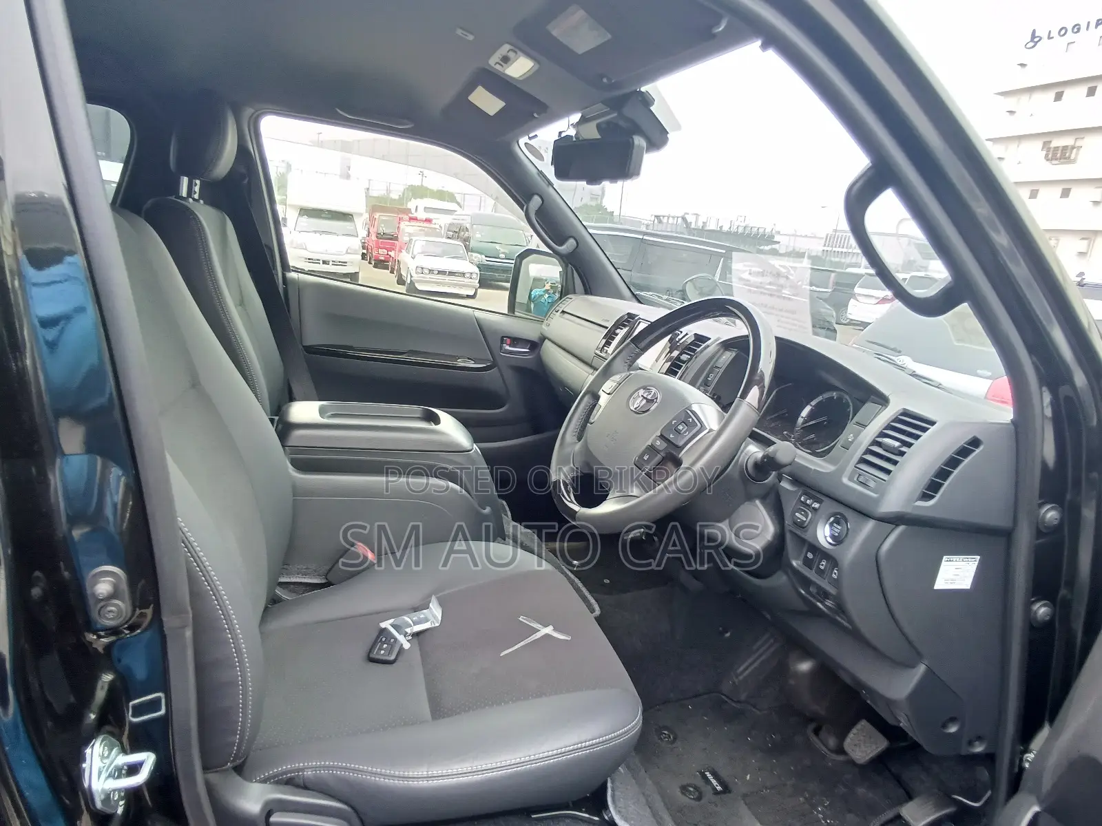 Toyota HiAce 2025 Black