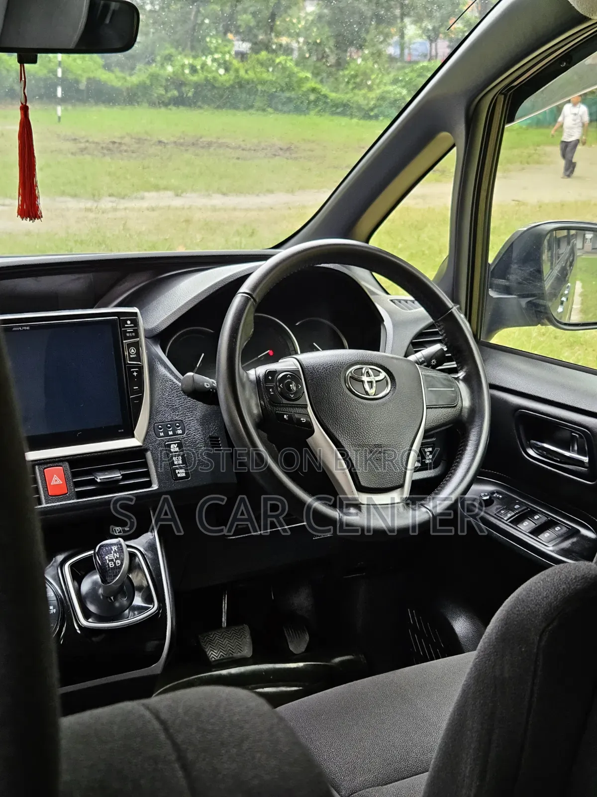 Toyota Esquire 2016 Red