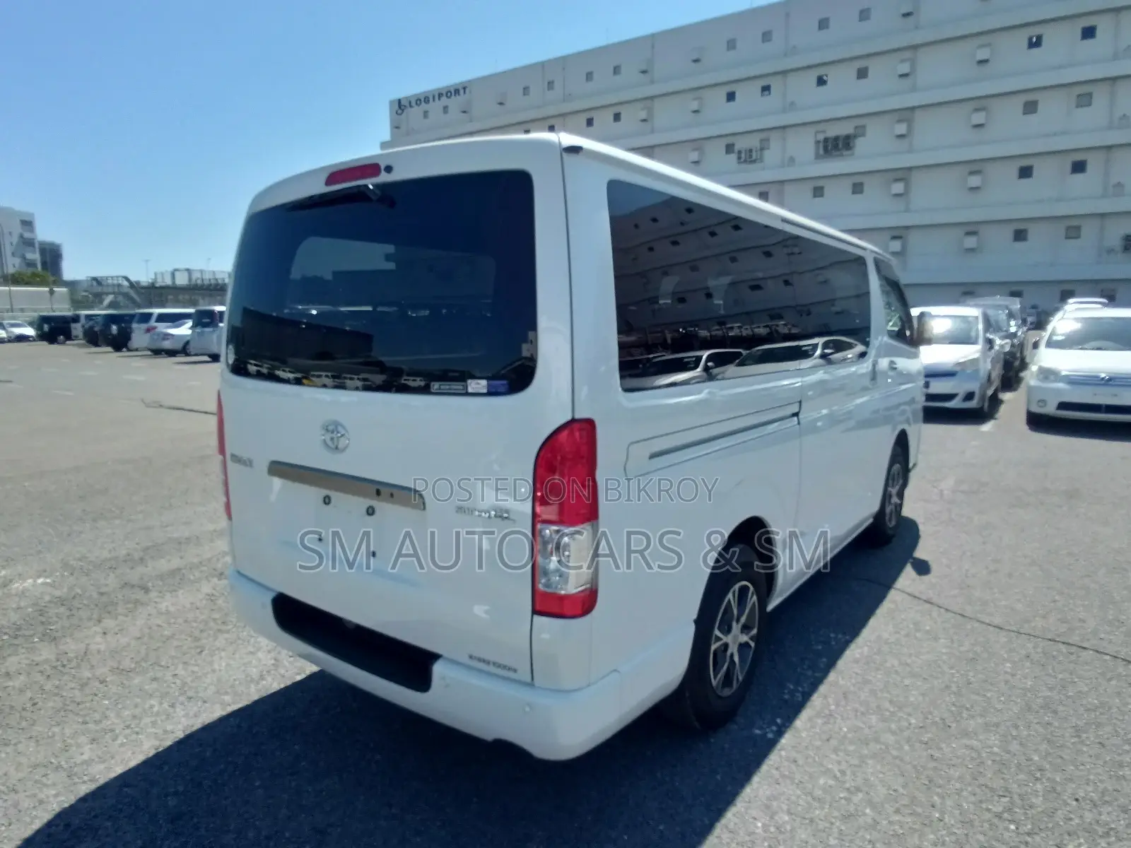 Toyota HiAce 2024 White