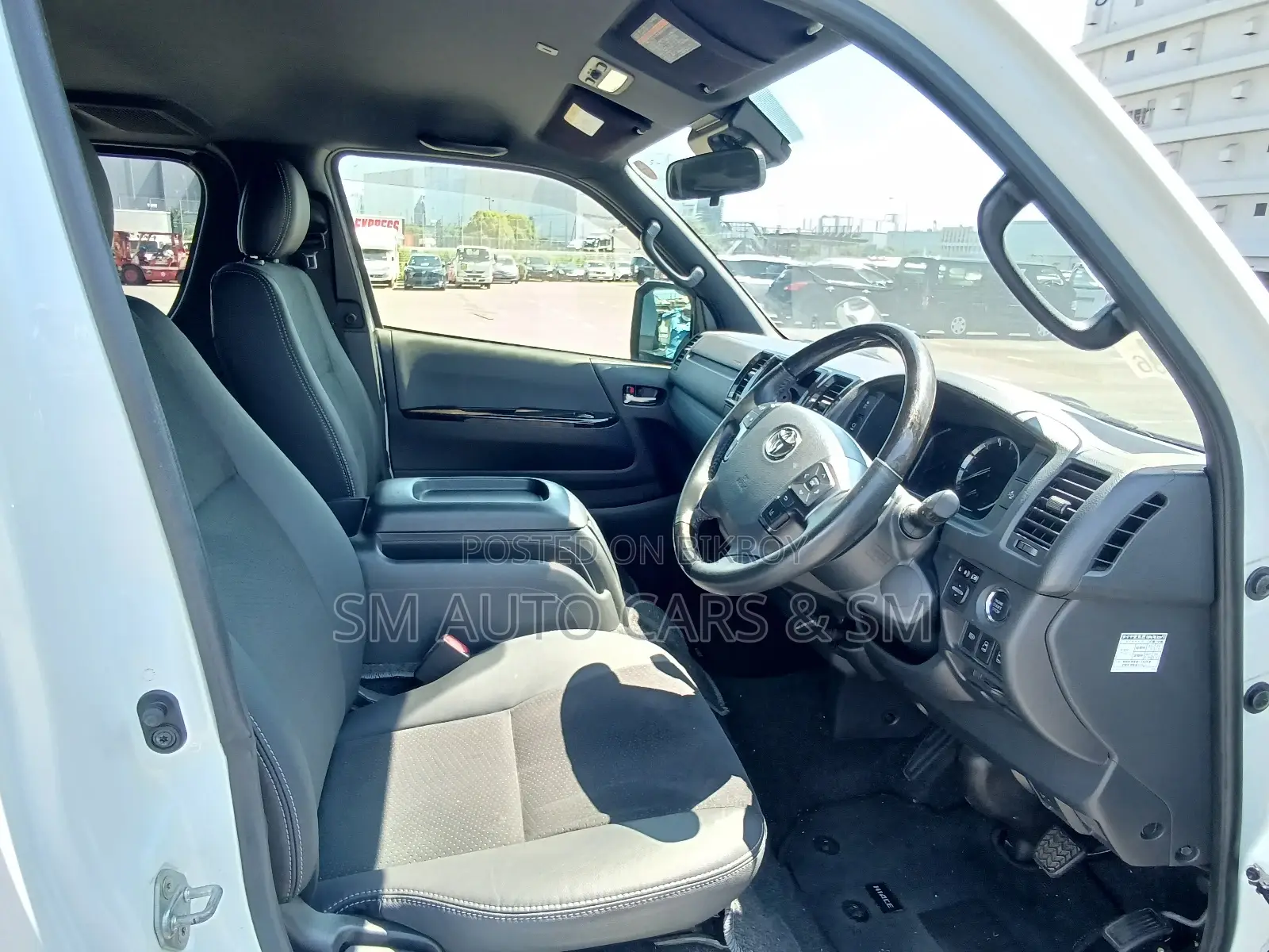 Toyota HiAce 2024 White