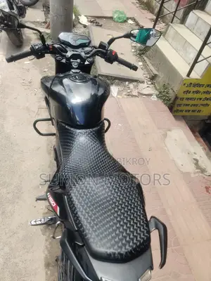 বাজাজ পালসার এন১৬০ ২০২৩ কালো