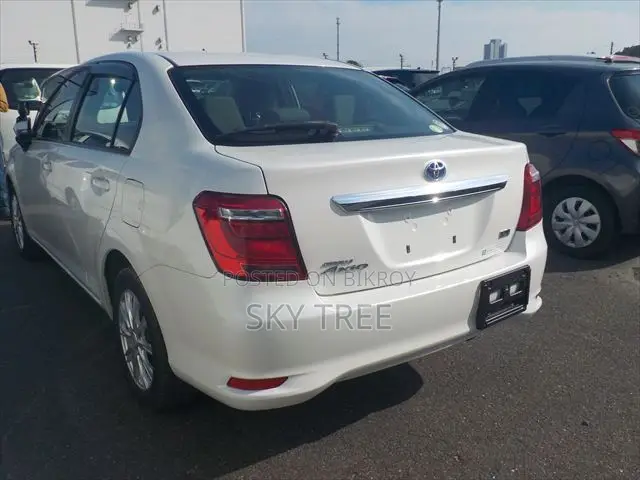 Toyota Axio 2021 Pearl