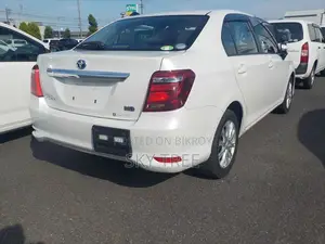 Toyota Axio 2021 Pearl