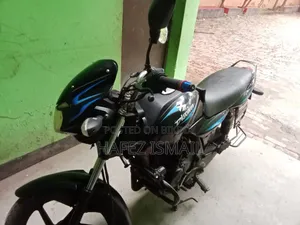 বাজাজ ডিসকাভার ১৩৫ ২০১০ কালো
