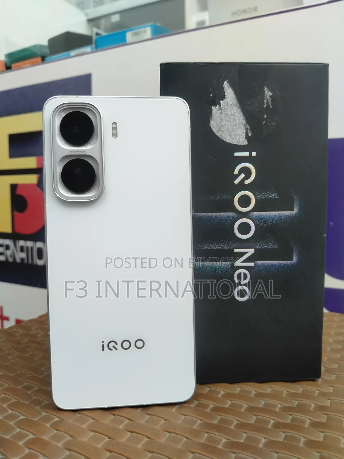 iQOO Neo11 256 GB White