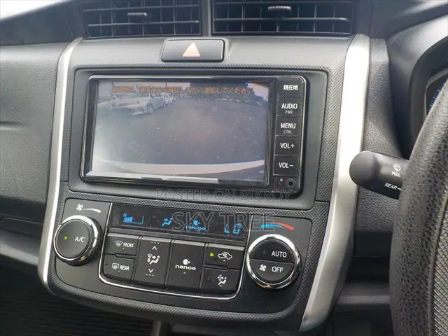 Toyota Axio 2021 Silver