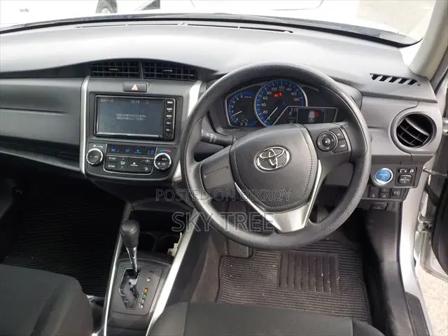 Toyota Axio 2021 Silver