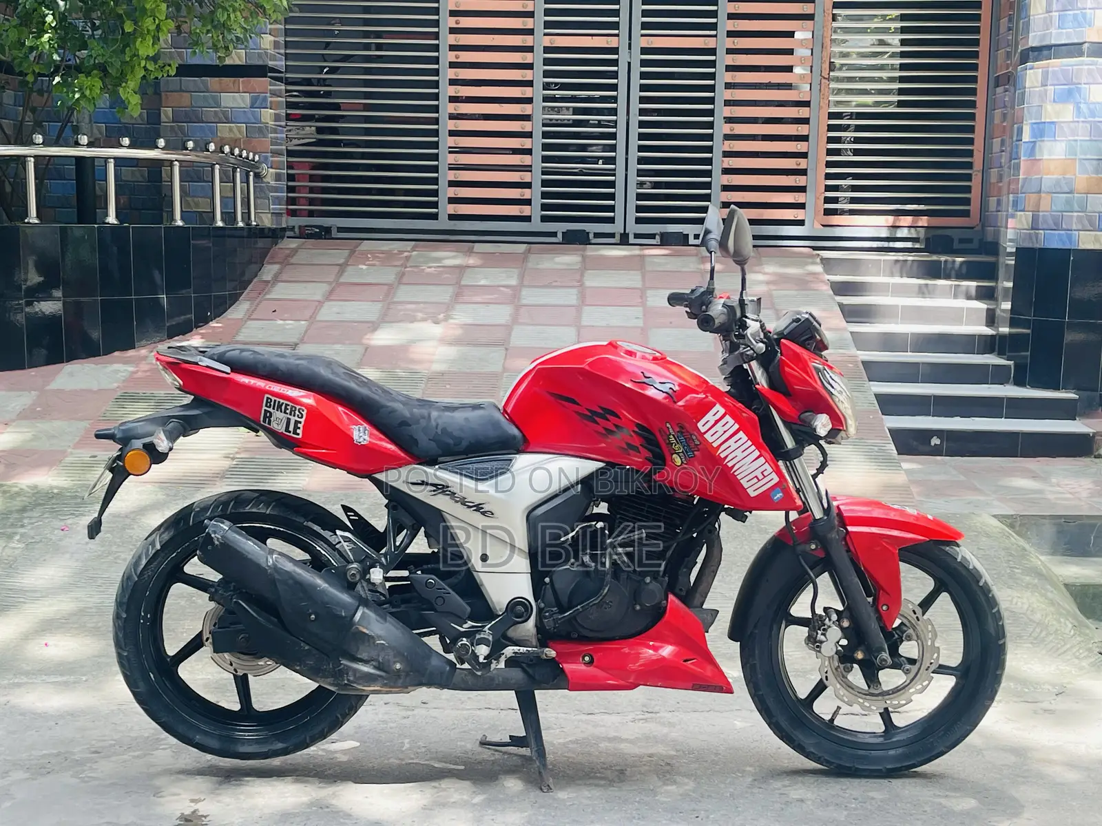 টিভিএস অ্যাপাচি আরটিআর ১৬০ ৪ভি ২০১৯ লাল