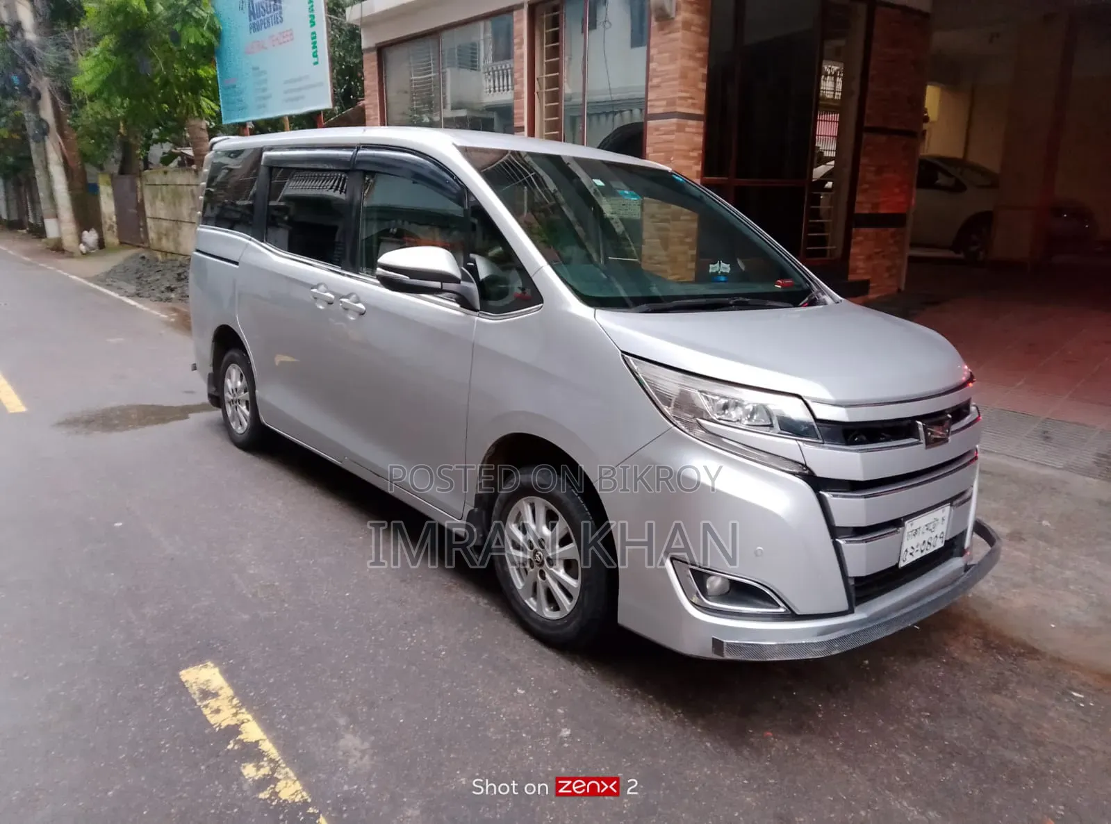 Toyota Noah 2019 Silver