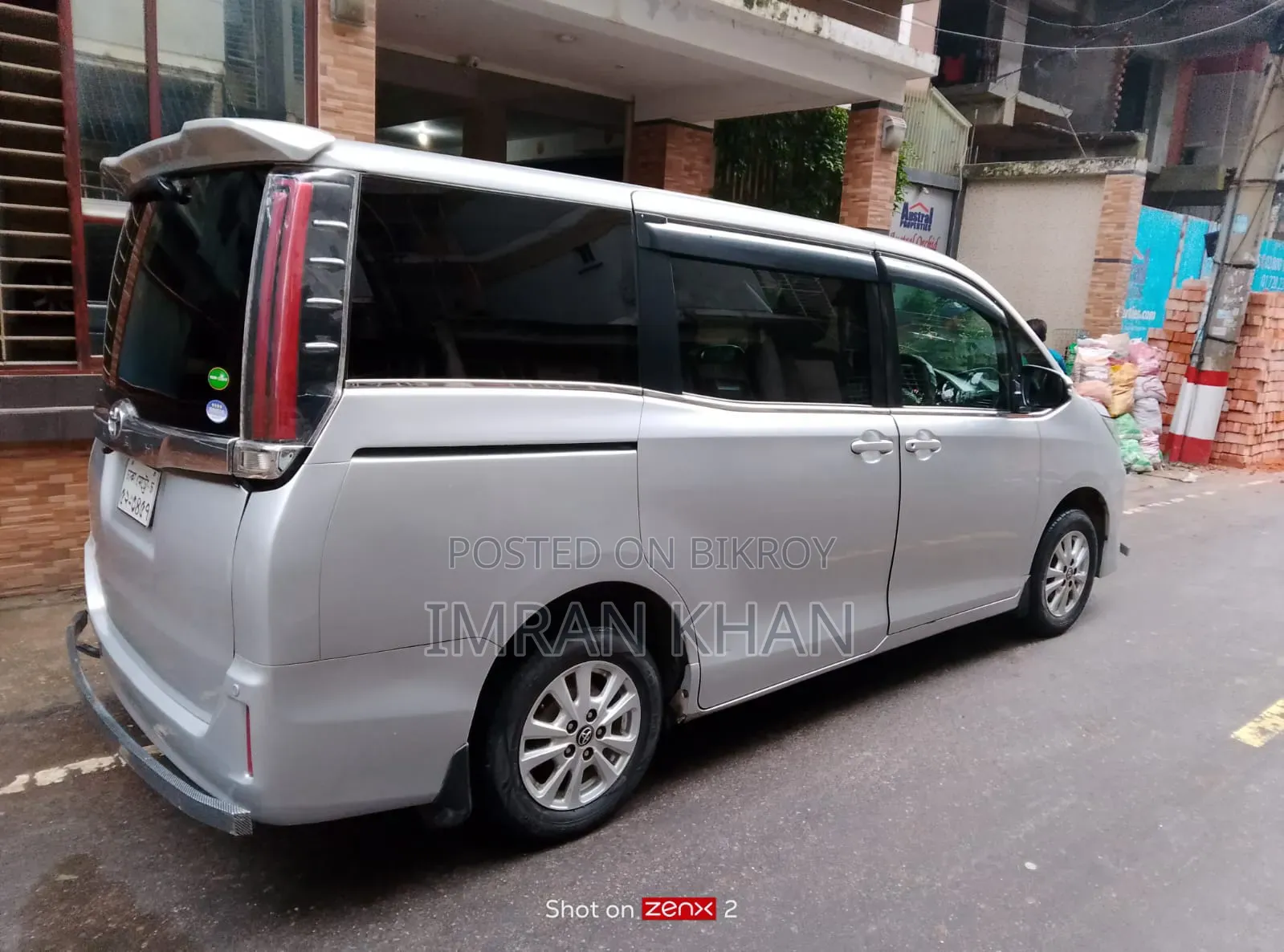 Toyota Noah 2019 Silver