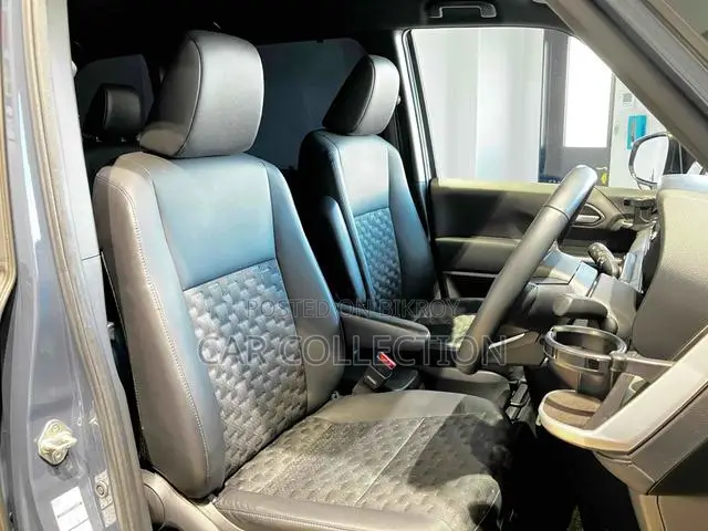 Toyota Voxy 2023 Gray