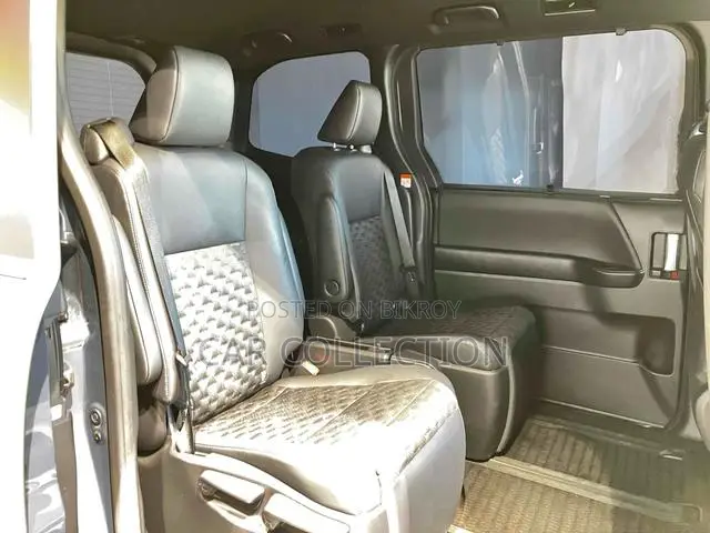 Toyota Voxy 2023 Gray