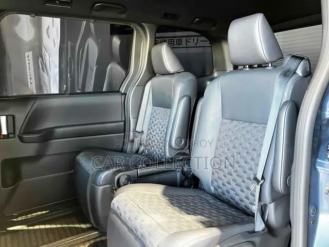 Toyota Voxy 2023 Gray