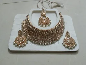 গলার হার, কানের দুল, টিকলি