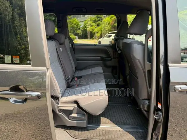 Toyota Voxy 2022 Black
