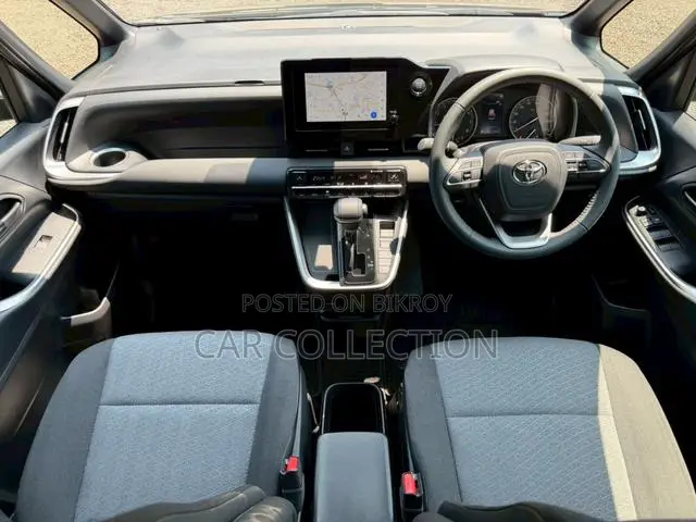 Toyota Voxy 2022 Black