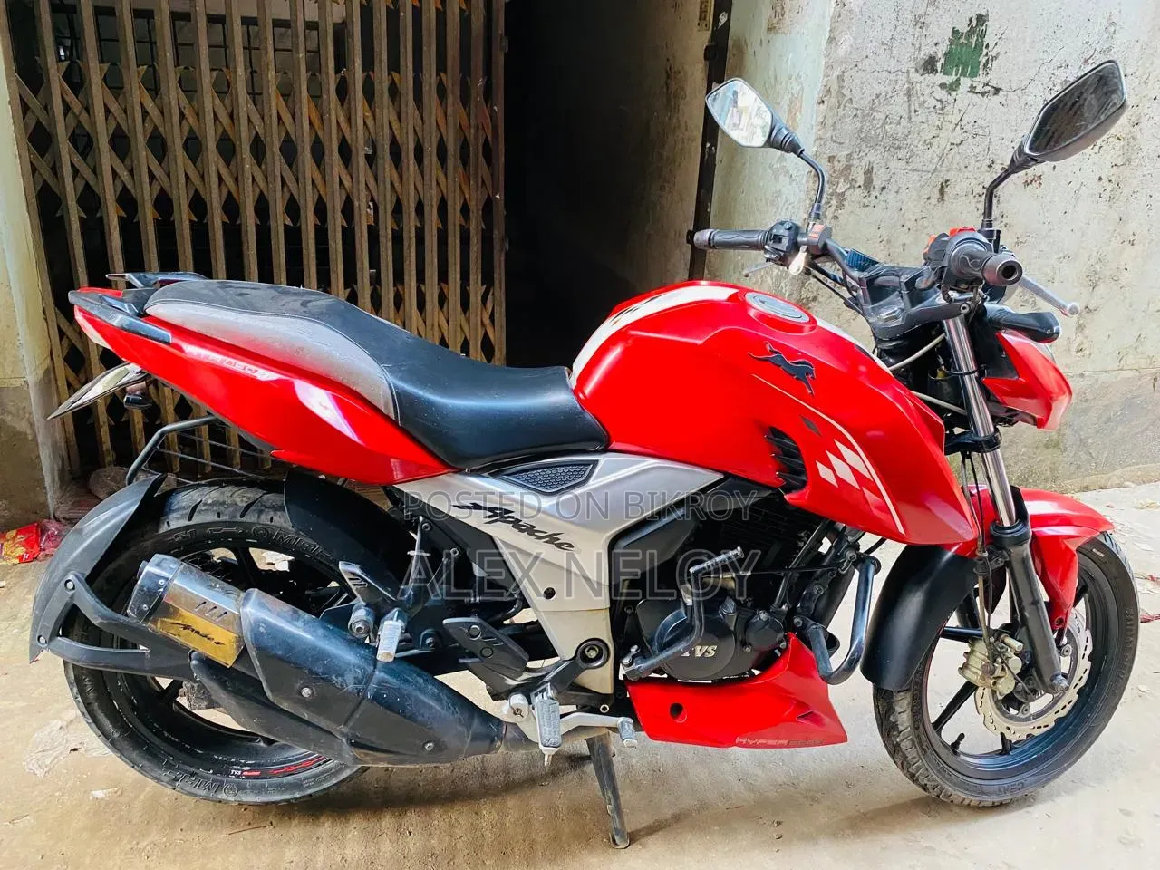 টিভিএস আপাচে ১৬০ ৪ভি ২০২১ লাল