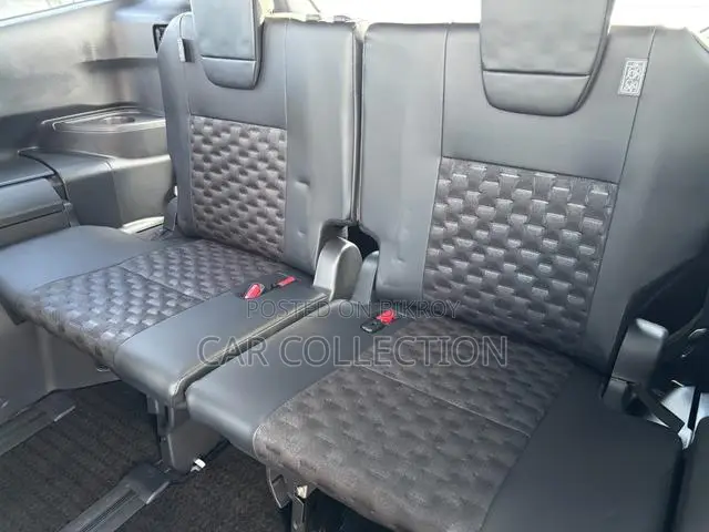 Toyota Voxy 2023 Pearl