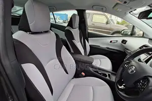 Toyota Prius 2021 Gray