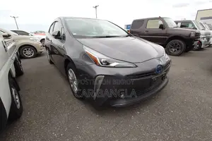 Toyota Prius L 2021 Gray