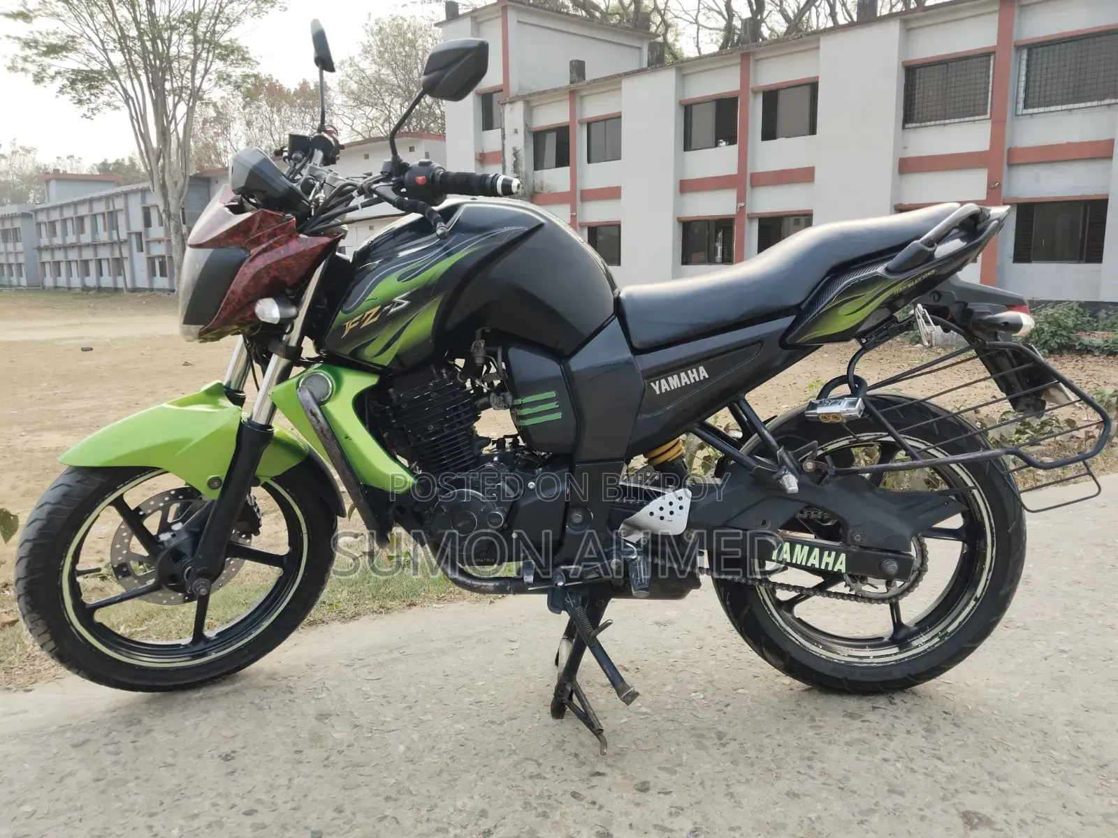 ইয়ামাহা এফজেড ২০১১ কালো