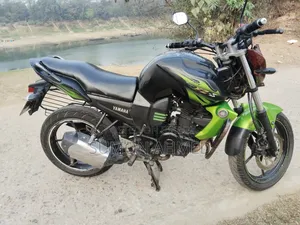 ইয়ামাহা এফজেড ২০১১ কালো