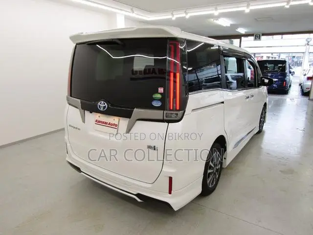 টয়োটা এসকুইয়ার ২০২১ পার্ল