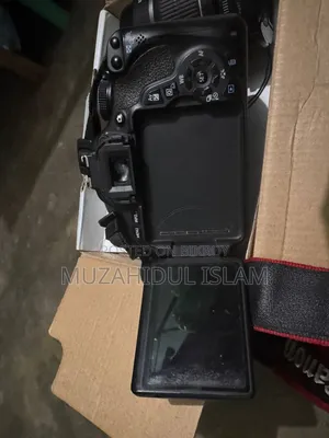 Emergency Sale – Canon EOS 600D DSLR Camera