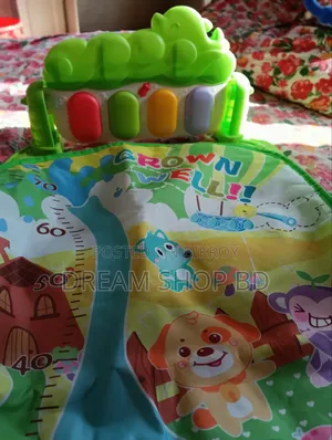 মিউজিক, ম্যাট এবং টয়েজ সহ বেবি জিম